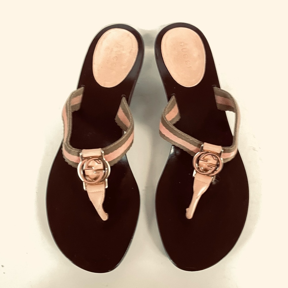 Gucci logo GG pink beige sandals  7.5